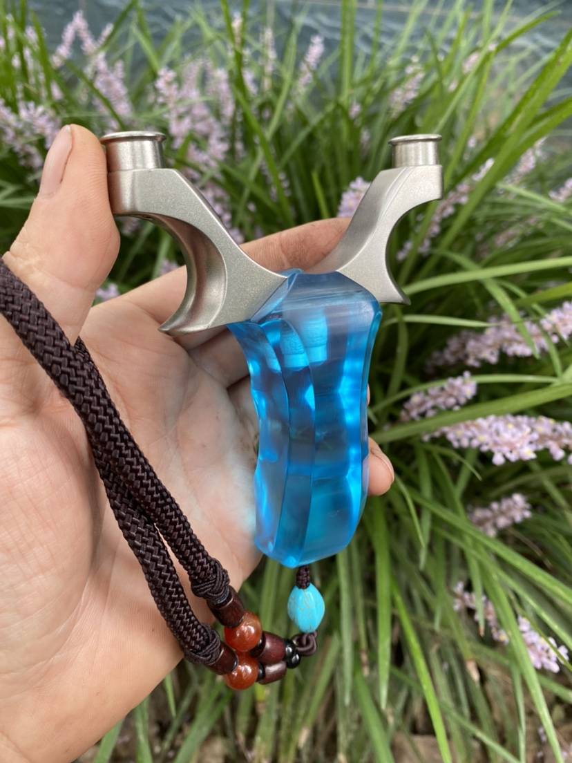 Crystal resin handle, titanium alloy, bouquet bow